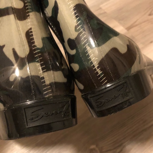 Seven7 rain boots - Picture 4 of 5